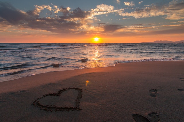 sunset_beach_heart