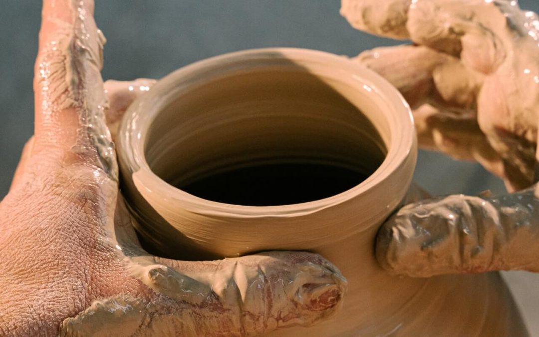 earthen-vessel-pottery-hands